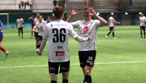 Marius Årøy og Erik Flataker scora kvar sitt mål før pause