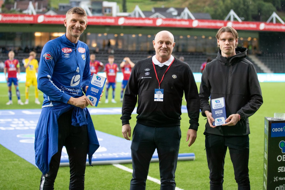 Stemning mot Skeid-06.jpg