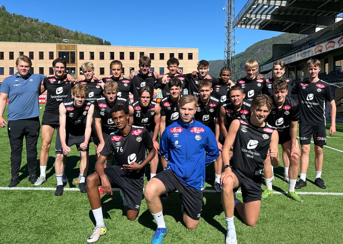 Gard har blant anna vore involvert som fysisk trenar for Sogndal NG17!