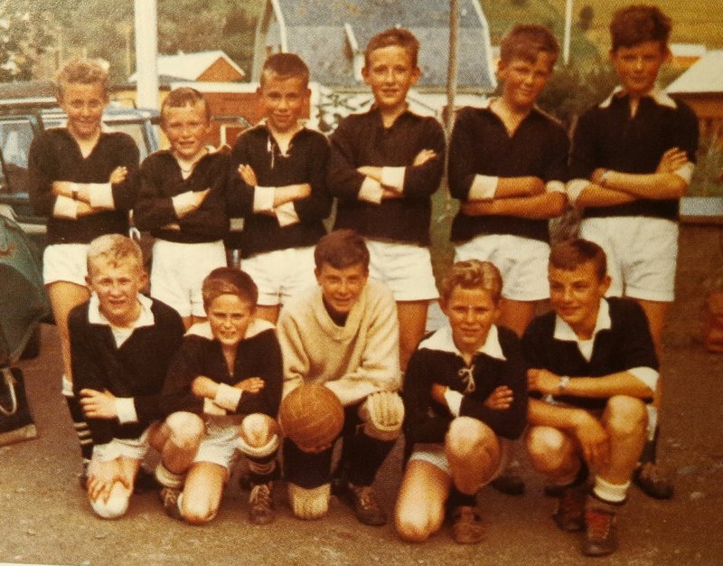 Sogndal G-14 1964: Arvid Aaberge, Karsten Bjelde, Rolf Navarsete, Dagfinn R. Johannessen, Terje Bjelle. Finn Egil Skjeldestad, Bjørn Loftesnes, Einar Fardal, Arvid Tomasgård og Olav Alpen.