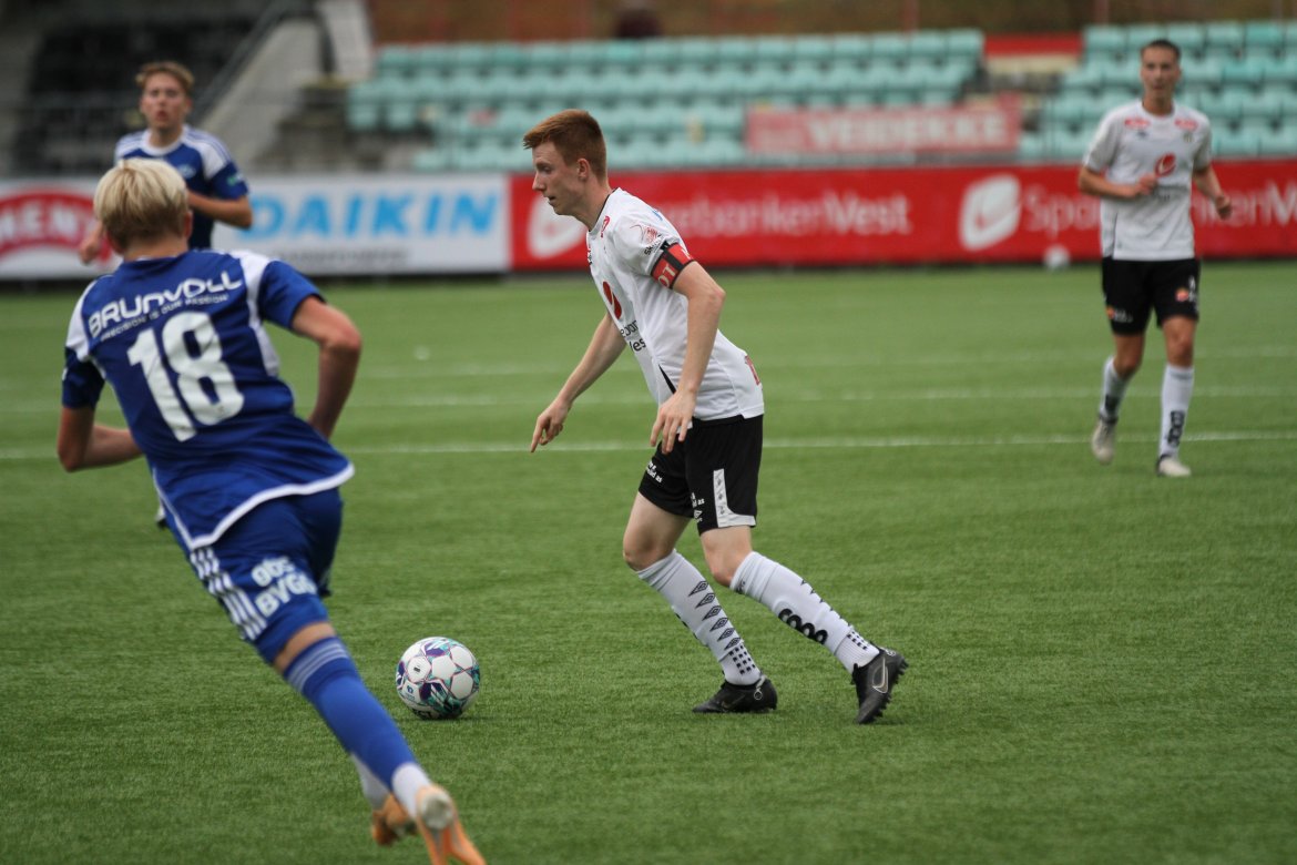 Marius som kaptein på Sogndal G19 mot Molde