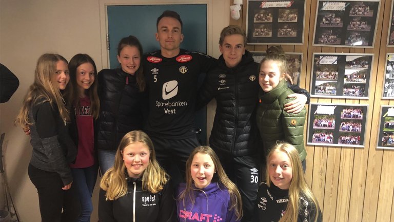 Skulebesøk Førde Edin Øy Victor Grodås