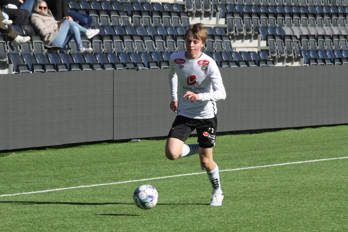 Teodor Rochlenge - Forsvar - Dale