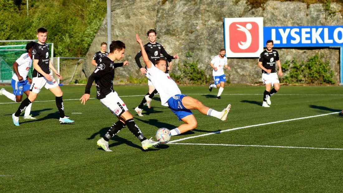 Jonatan Jonsson i cupkampen mot Lysekloster i 2023. Islendingen sora det avgjerande målet.