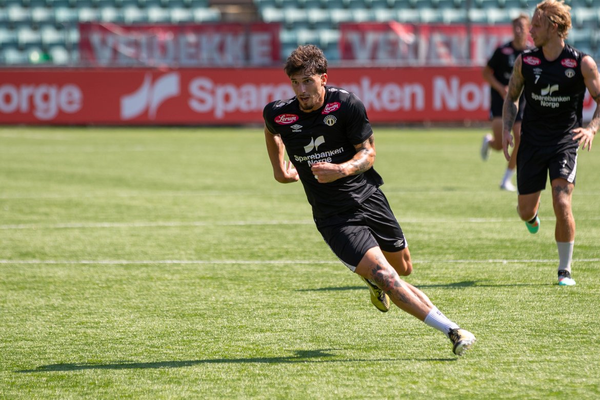 Fábio Sturgeon på trening med A-laget