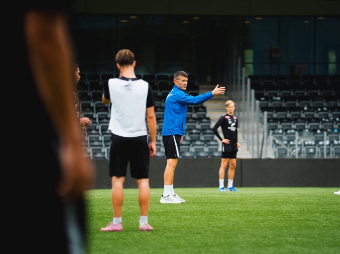 Pressemelding: Mellombels hovudtrenar